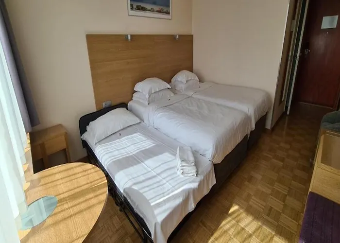 维鲁所库斯经典酒店 酒店